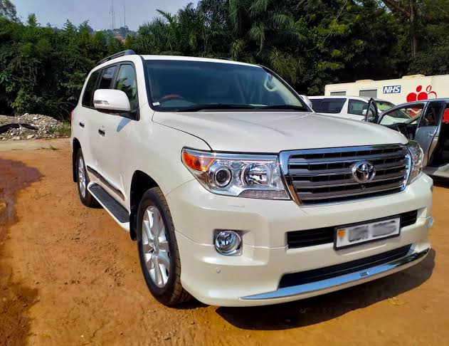 Toyota Land Cruiser V8 Rental Uganda | Luxury Safari Car Hire